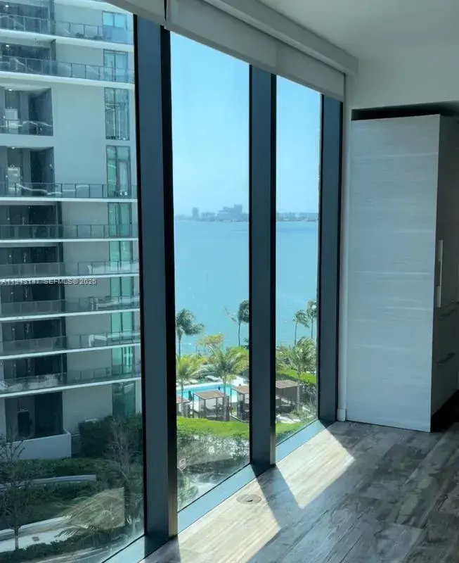 650 NE 32nd St # 608, Miami FL 33137