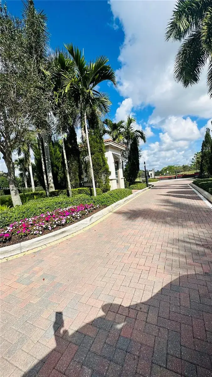 10105 Brickhill Dr, Boca Raton FL 33428