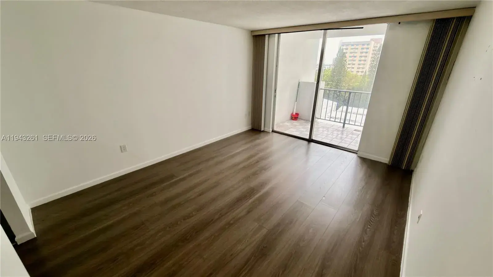 2750 NE 183rd St # 906, Aventura FL 33160