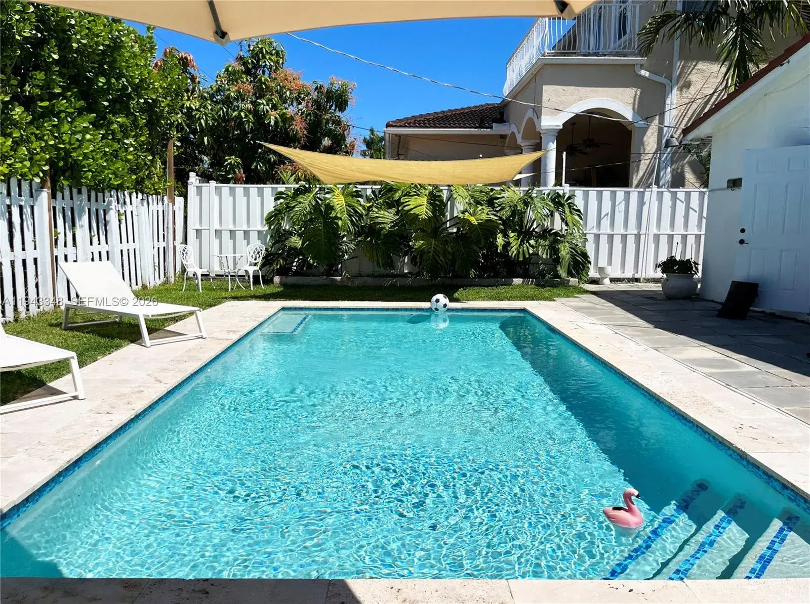 2 bedroom 2 bath Residential for sale at 1059 Washington St, Hollywood FL 33019