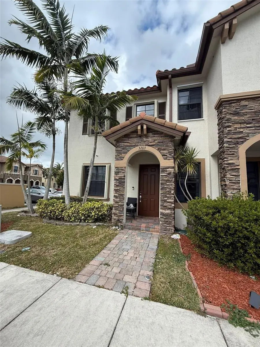 2 bedroom 2 bath Residential for sale at 3203 SE 7th St, Homestead FL 33033