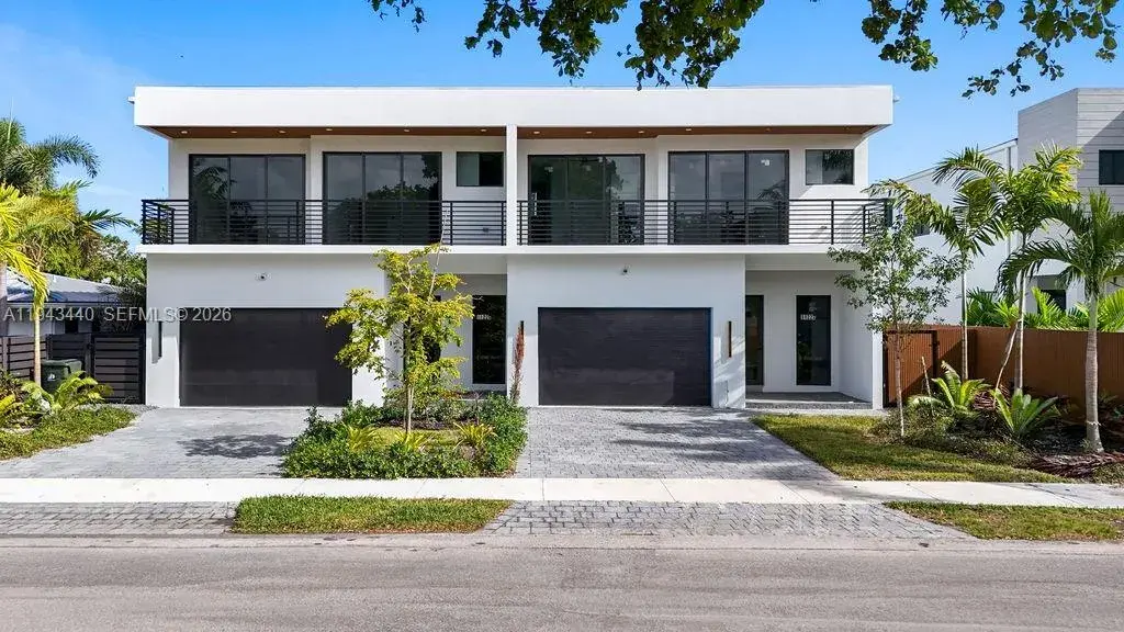 4 bedroom 4 bath Residential for sale at 1122 NE 10th Ave, Fort Lauderdale FL 33304