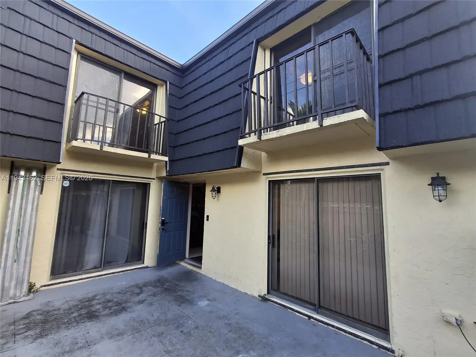 3 bedroom 2 bath Residential for sale at 279 Woodland Rd, Palm Springs FL 33461