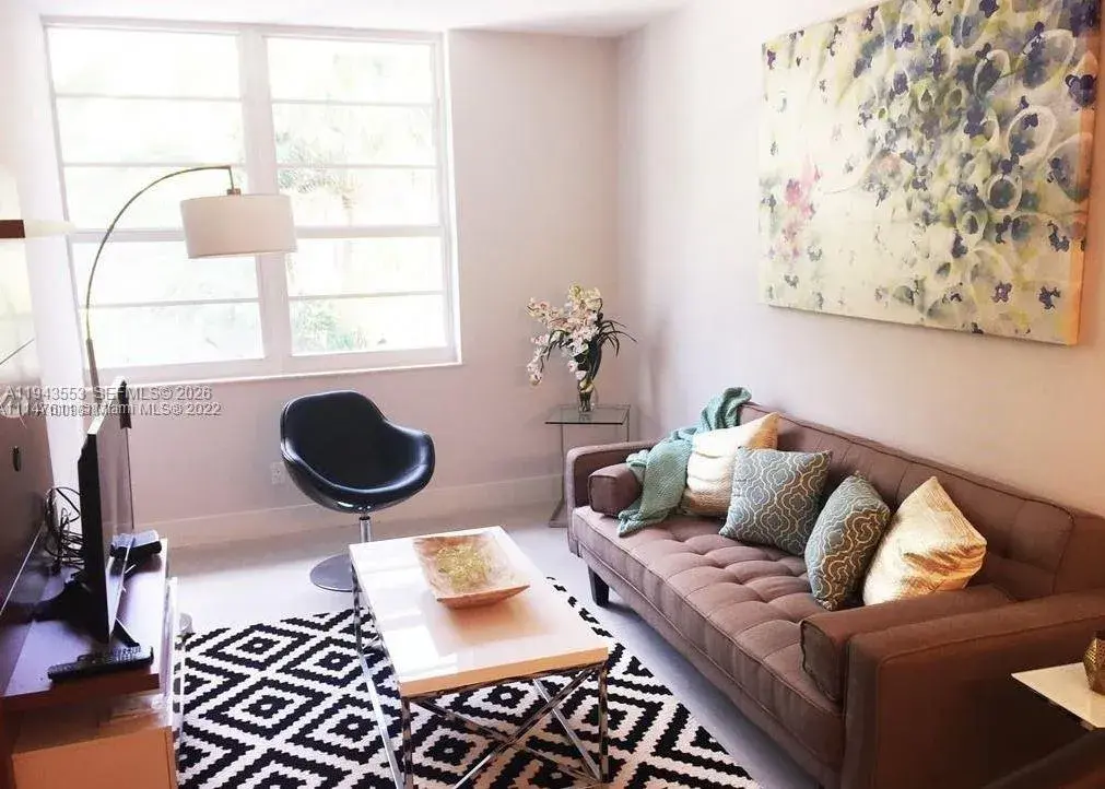 1 bedroom 1 bath Residential for sale at 100 Lincoln Rd # 426, Miami Beach FL 33139