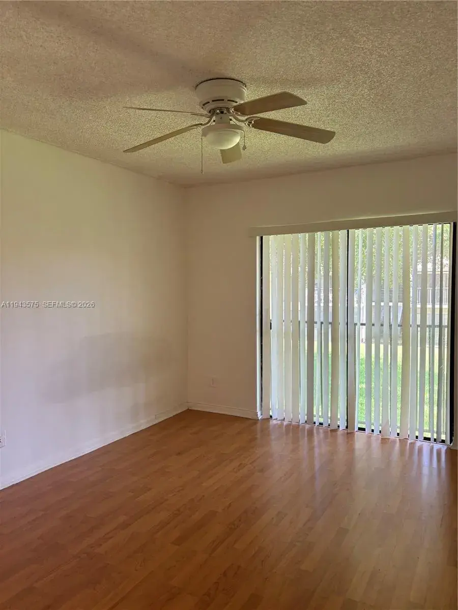 5981 Washington St # 215, Hollywood FL 33023