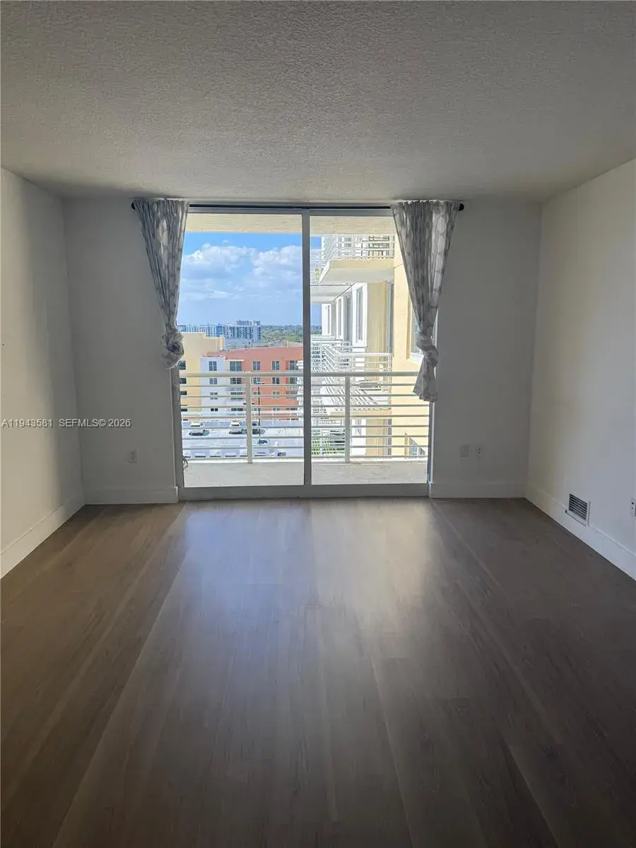 2 bedroom 2 bath Residential for sale at 18800 NE 29th Ave # 1027, Aventura FL 33180