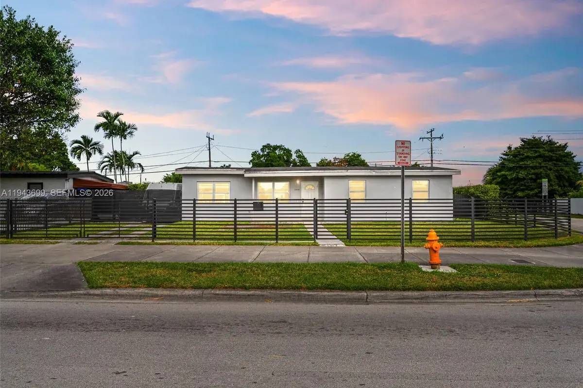 11401 SW 56th St, Miami FL 33165