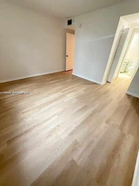 4200 Hillcrest Dr # 206, Hollywood FL 33021