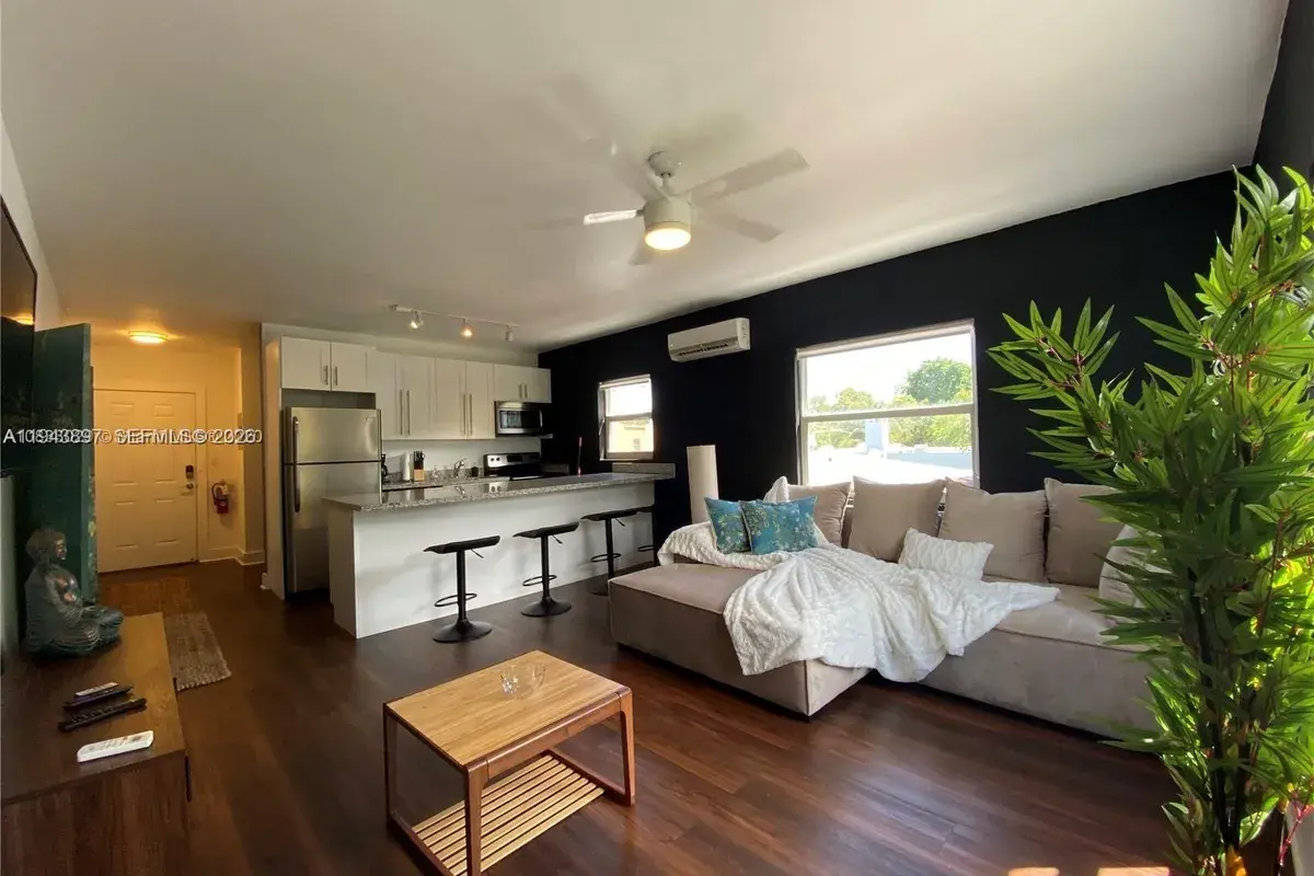 274 NW 32nd St # 4, Miami FL 33127
