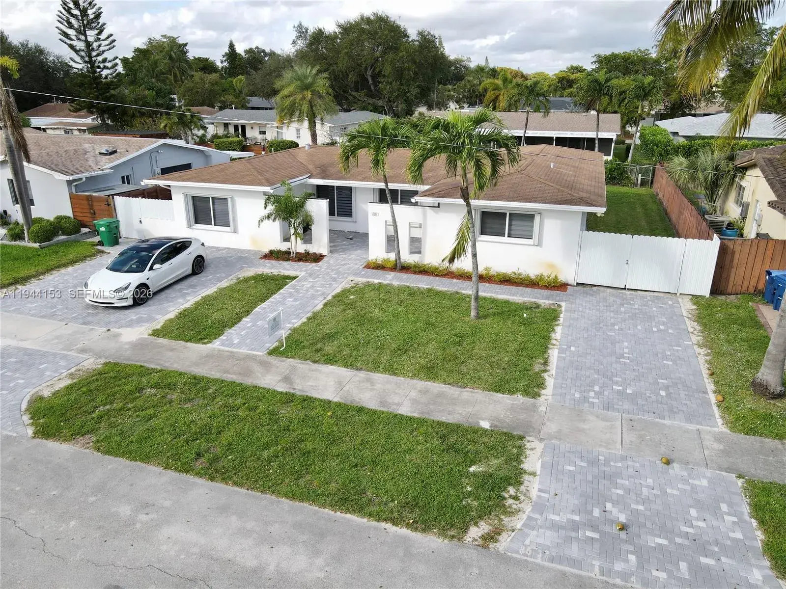3 bedroom 2 bath Residential Lease for rent at 1881 NE 210th St # 0, Miami FL 33179