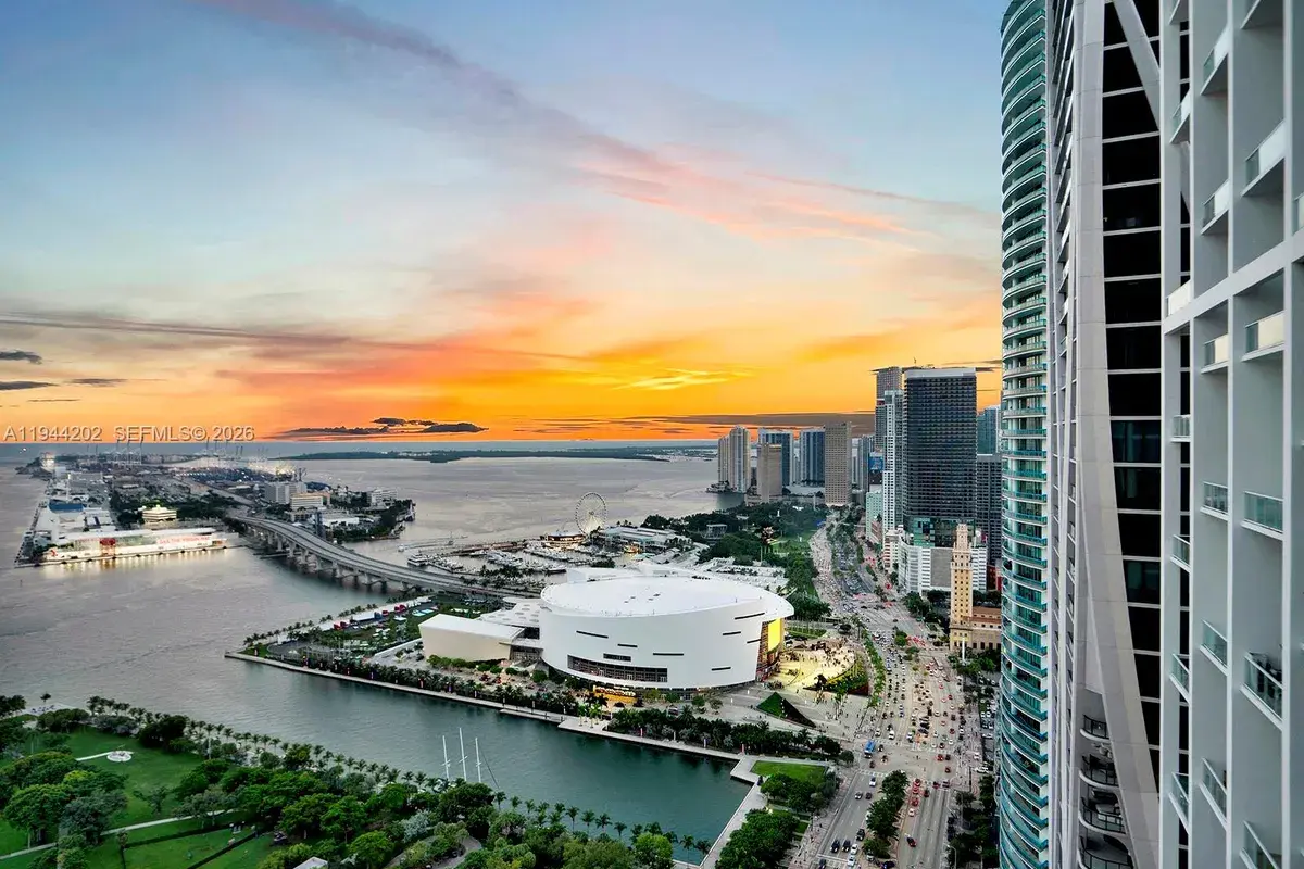 1100 Biscayne Blvd # 4001, Miami FL 33132