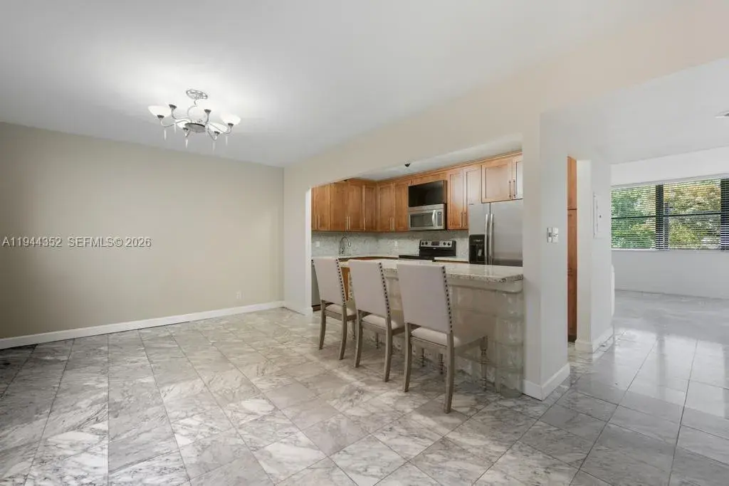 3350 NE 192nd St # B, Aventura FL 33180