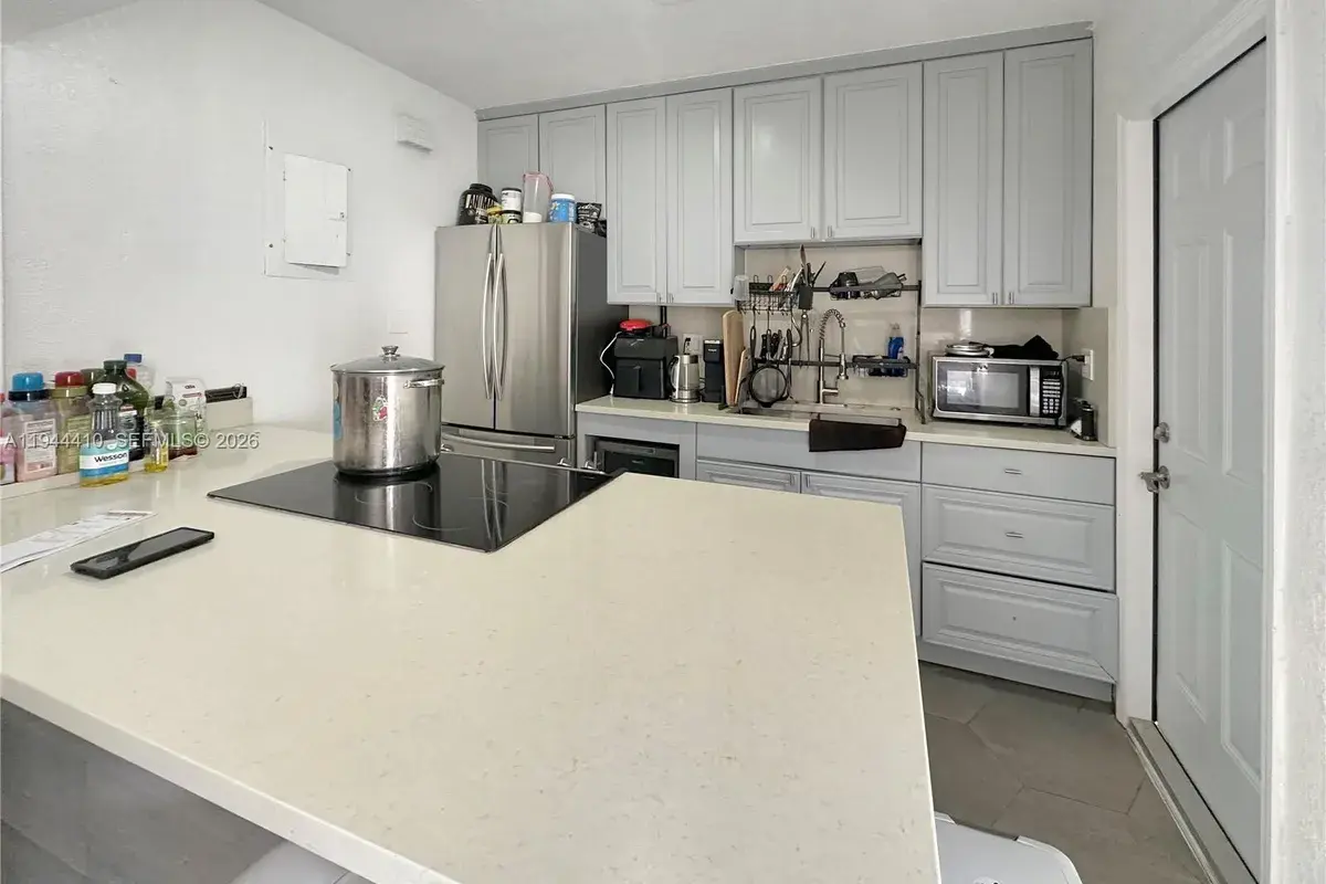 971 79th Ter, Miami Beach FL 33141