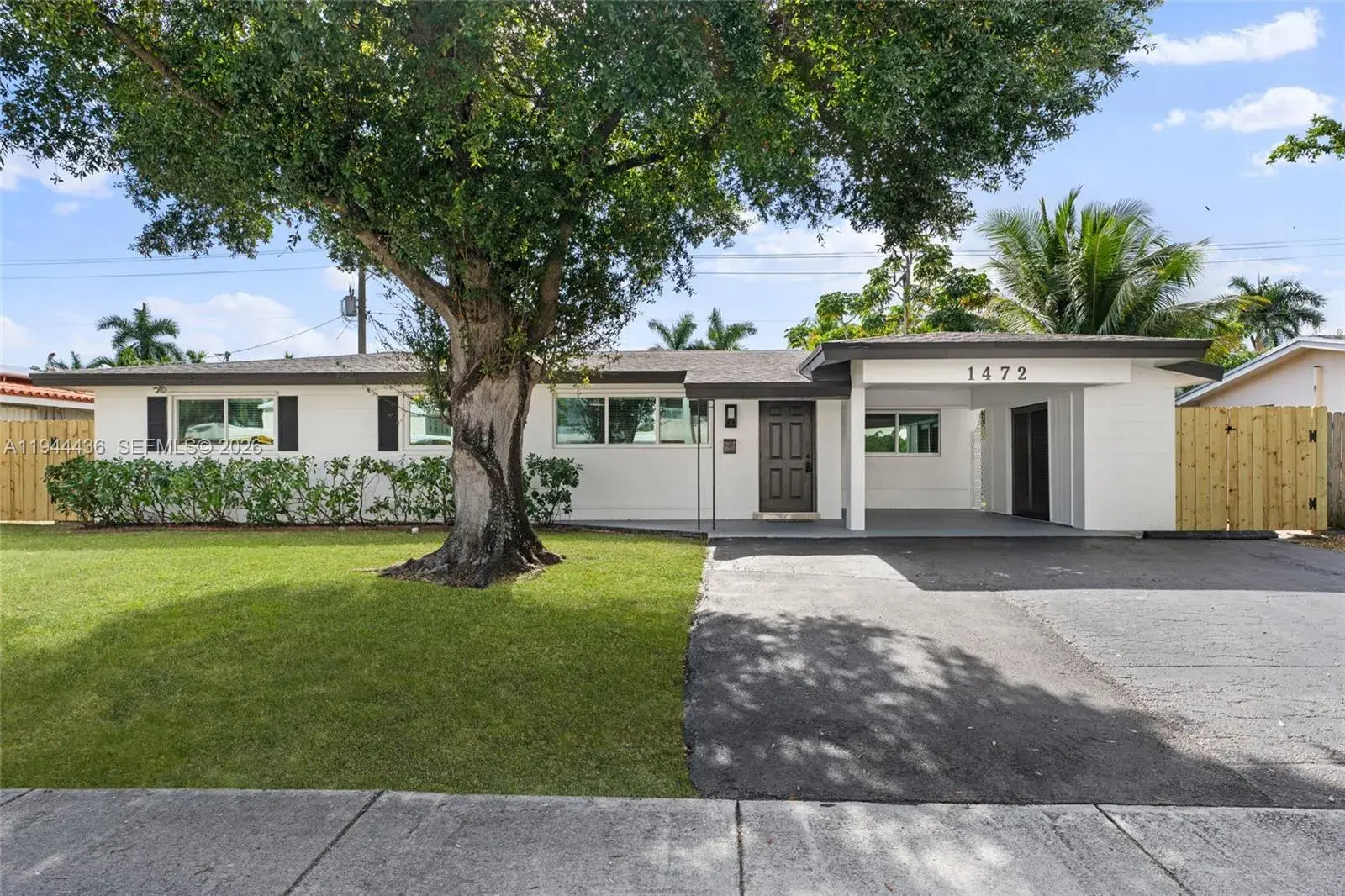 1472 NE 62nd St, Fort Lauderdale FL 33334