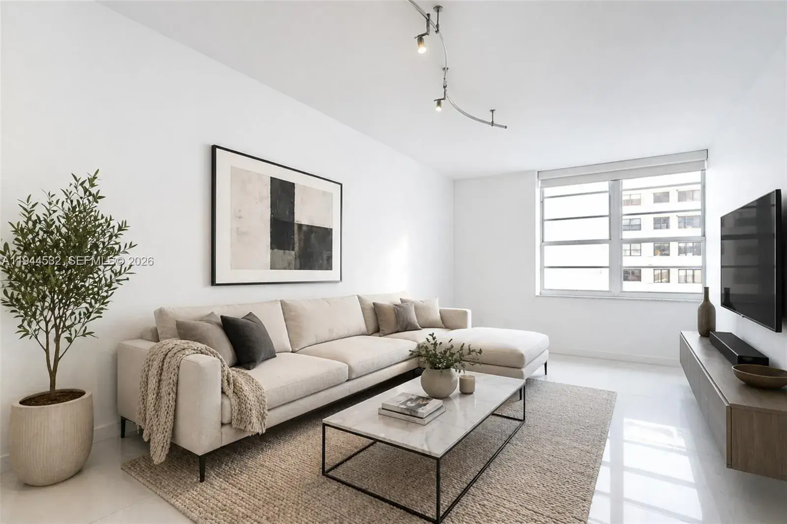 1 bath Residential for sale at 100 Lincoln Rd # 501, Miami Beach FL 33139