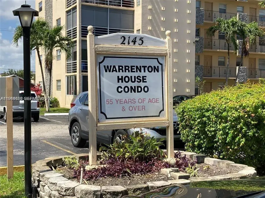 2145 Pierce St # 205, Hollywood FL 33020