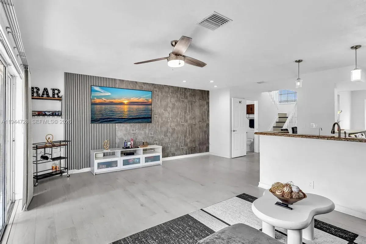 3804 NW 121st Ave, Sunrise FL 33323