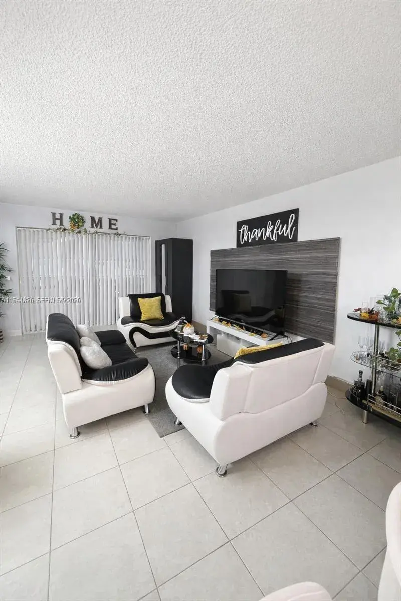 3 bedroom 2 bath for sale at 8460 SW 154th Cir Ct # 121, Miami FL 33193