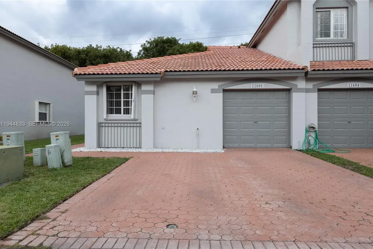 11600 NW 50th Ter, Doral FL 33178