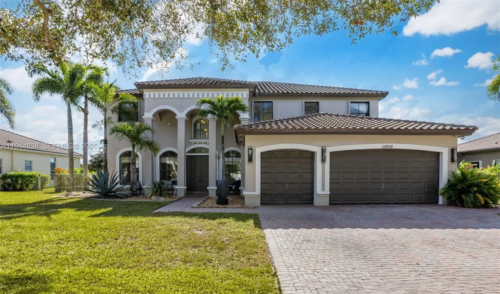 5 bedroom 4 bath Residential for sale at 11606 Hibbs Grove Dr, Cooper City FL 33330