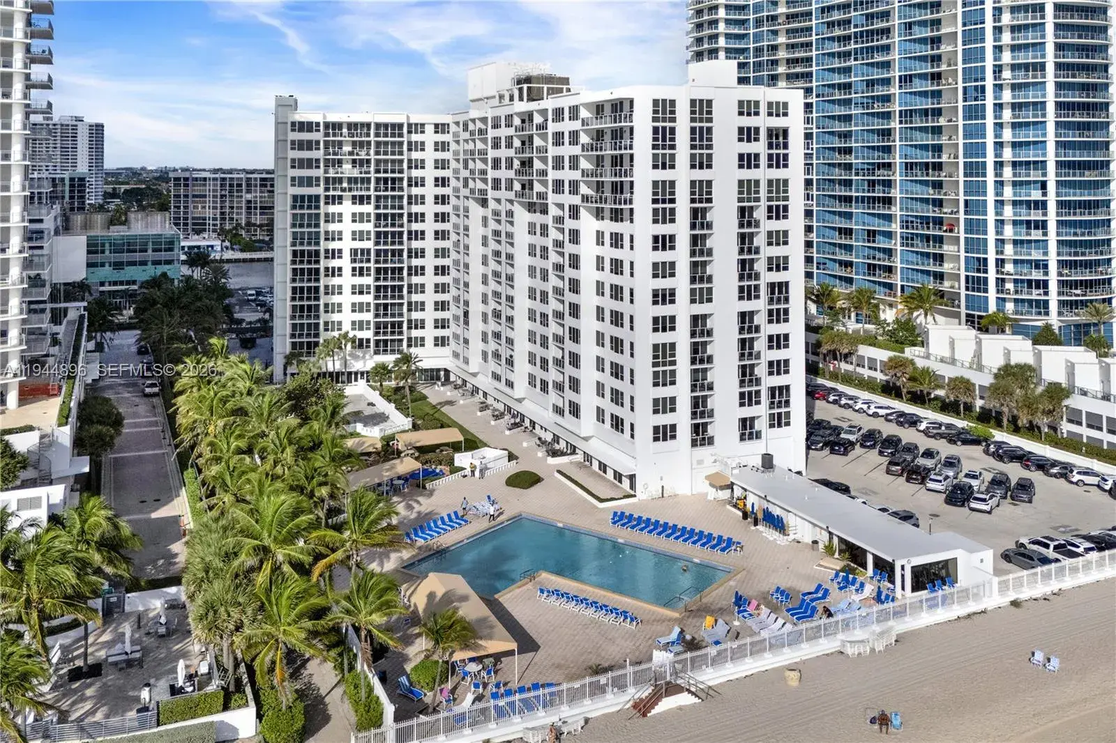 1 bedroom 1 bath Residential for sale at 3505 S Ocean Dr # 318, Hollywood FL 33019