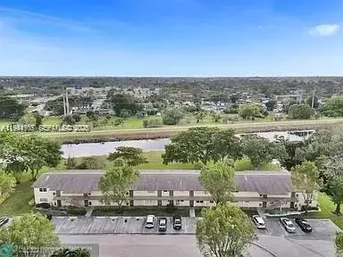 2 bedroom 2 bath Residential for sale at 7610 NW 1st St # 208, Margate FL 33063