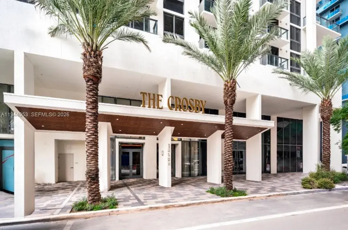 1 bedroom 1 bath Residential Lease for rent at 11 NE 6 St # 411, Miami FL 33132