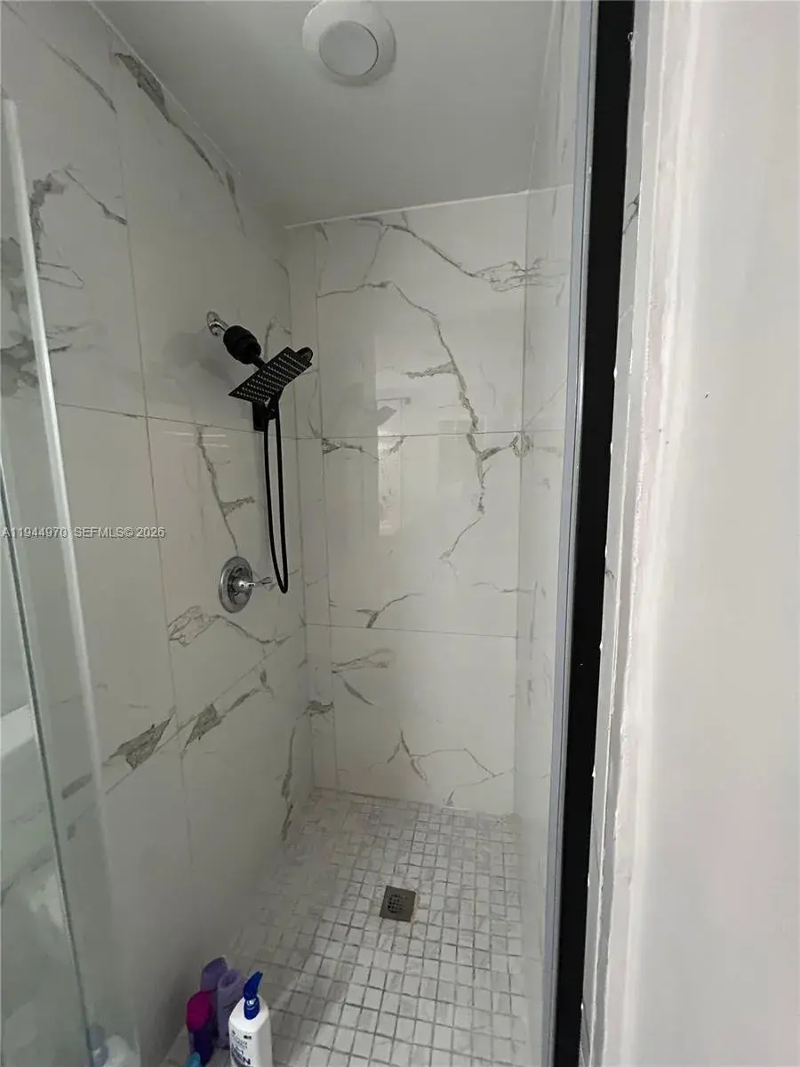 7402 NW 75th St, Tamarac FL 33321
