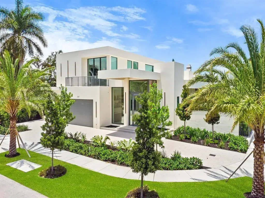 5 bedroom 5 bath Residential for sale at 2657 NE 34th St, Fort Lauderdale FL 33306