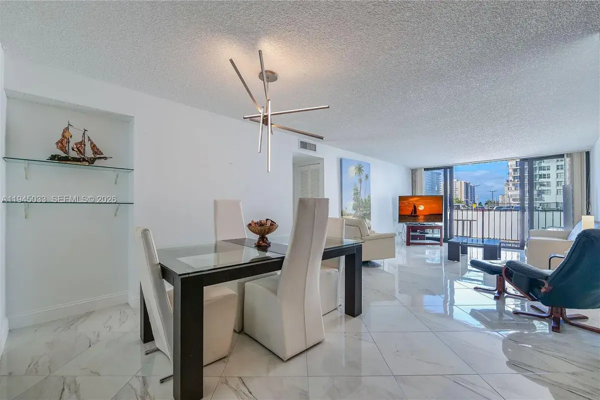 2401 S Ocean Dr # 305, Hollywood FL 33019