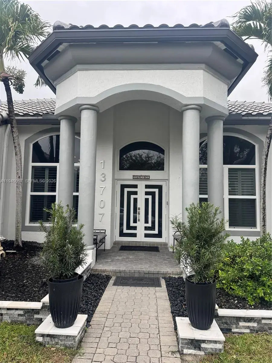 4 bedroom 3 bath Residential for sale at 13707 NW 21st St, Pembroke Pines FL 33028