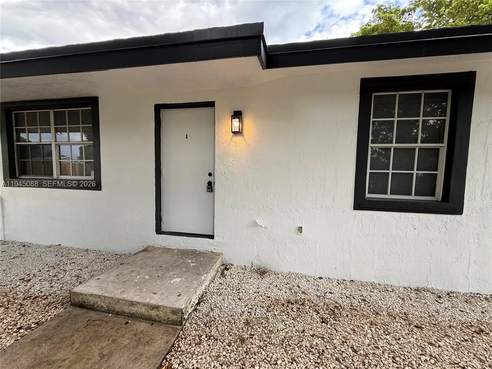 3 bedroom 2 bath Residential Lease for rent at 617 NW 3rd Ave # A, Hallandale Beach FL 33009