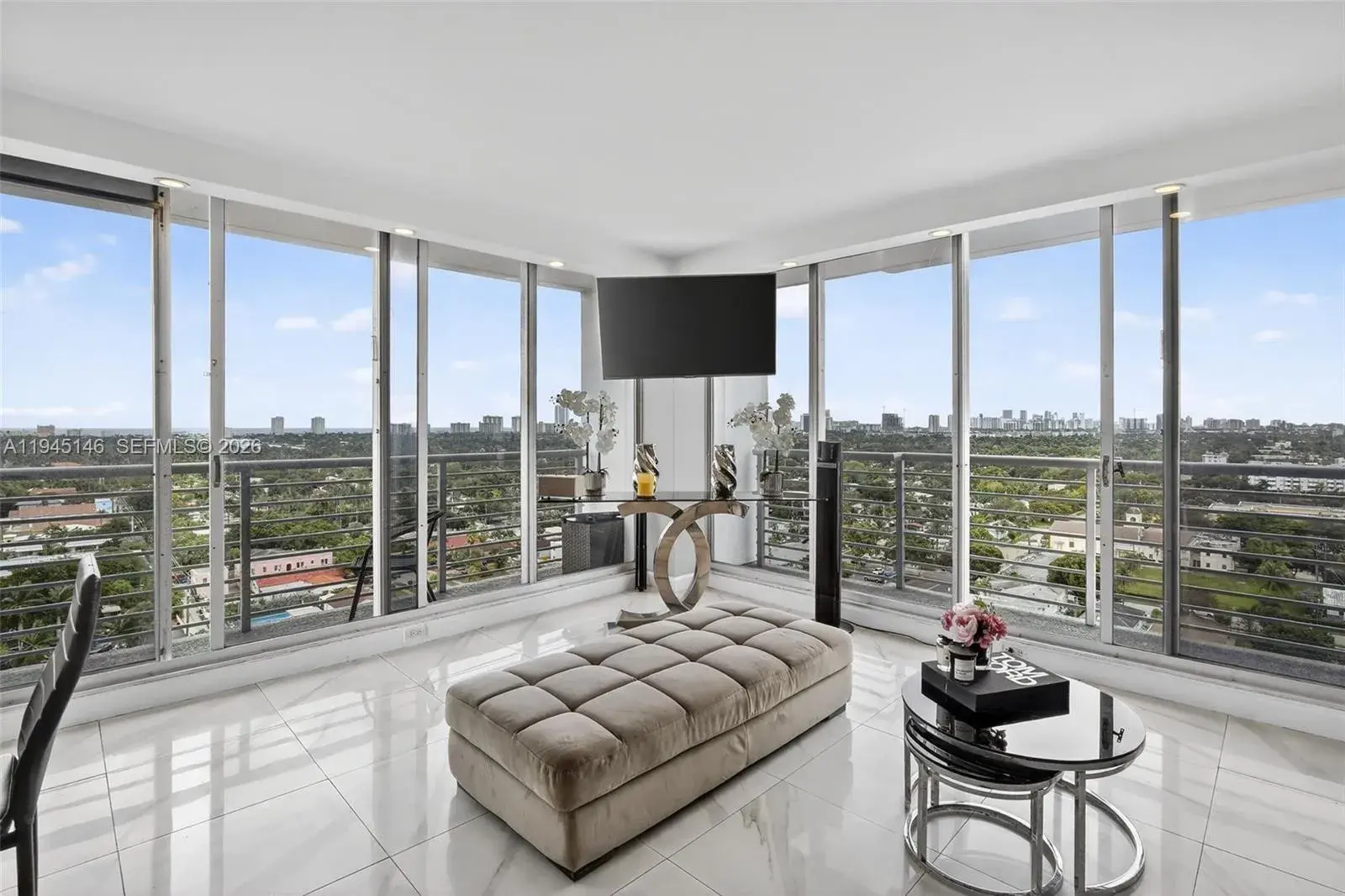 1 bedroom 2 bath Residential for sale at 1720 Harrison St # 15A, Hollywood FL 33020