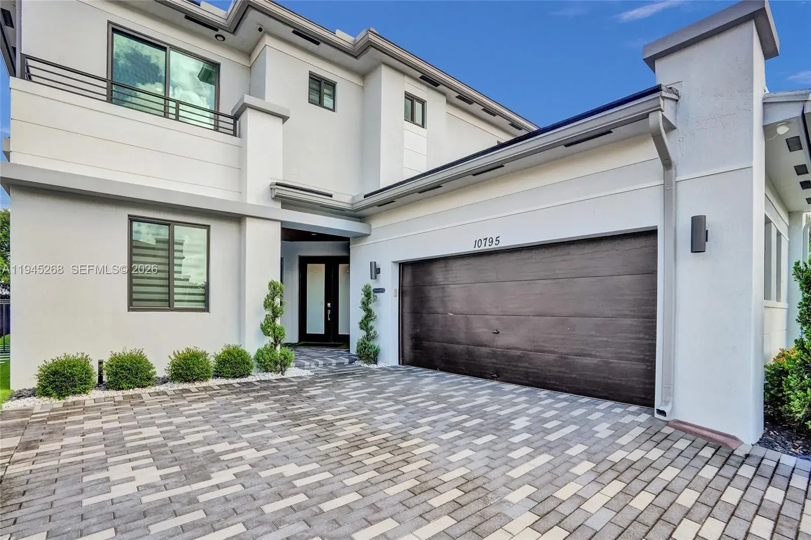 5 bedroom 3 bath Residential for sale at 10795 Oceano Way, Parkland FL 33076