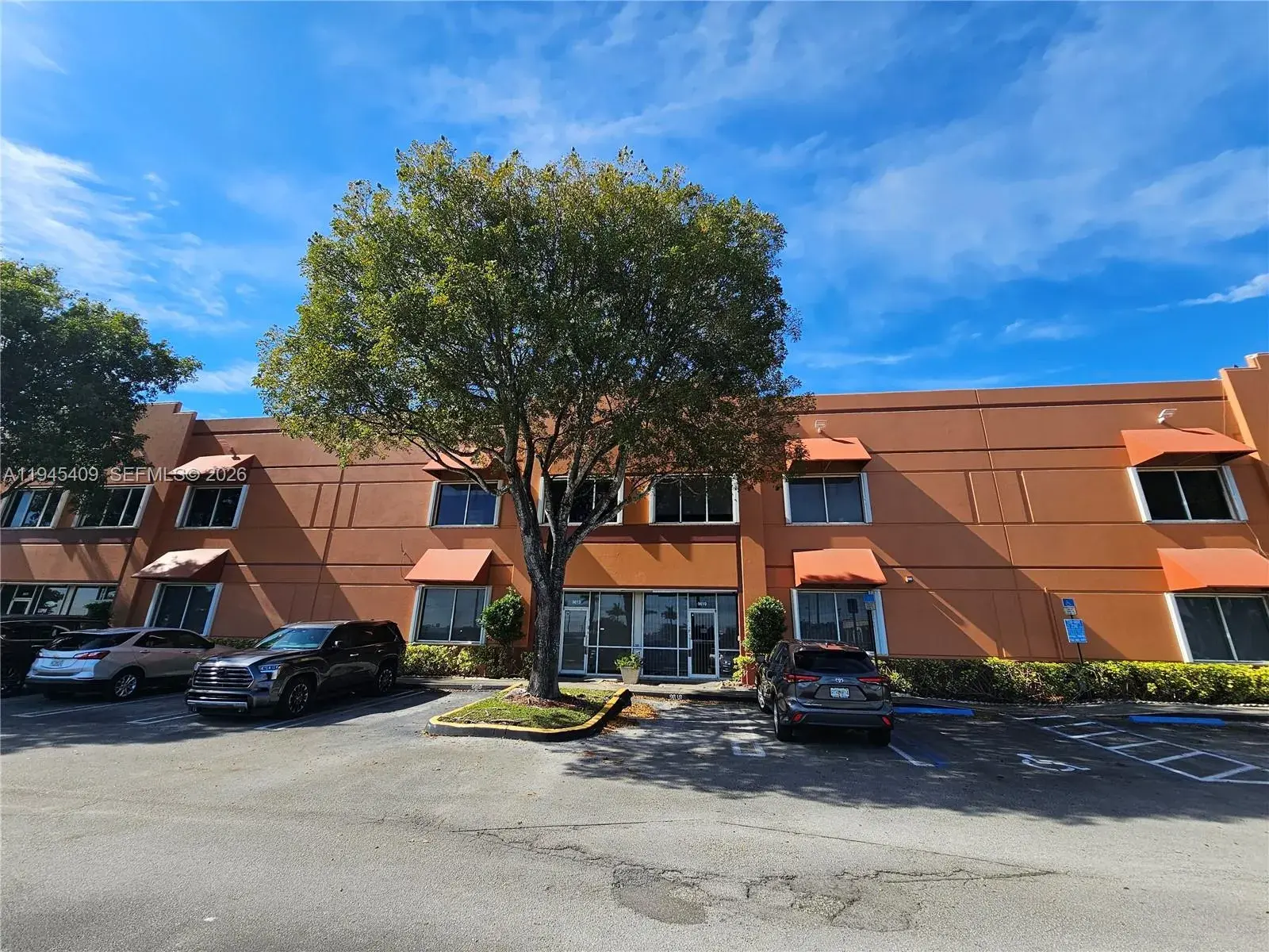 Commercial Sale for sale at 9613 NW 33rd St, Doral FL 33172