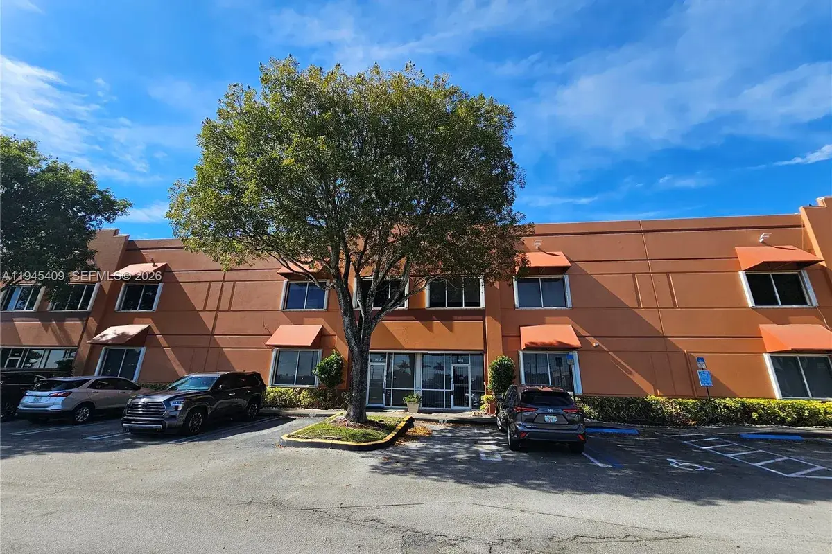 9613 NW 33rd St, Doral FL 33172
