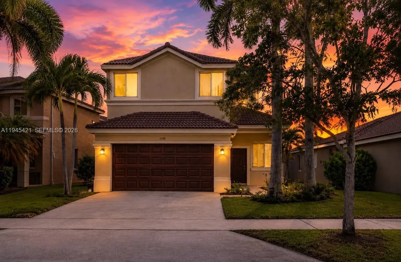 1199 Golden Cane Dr, Weston FL 33327
