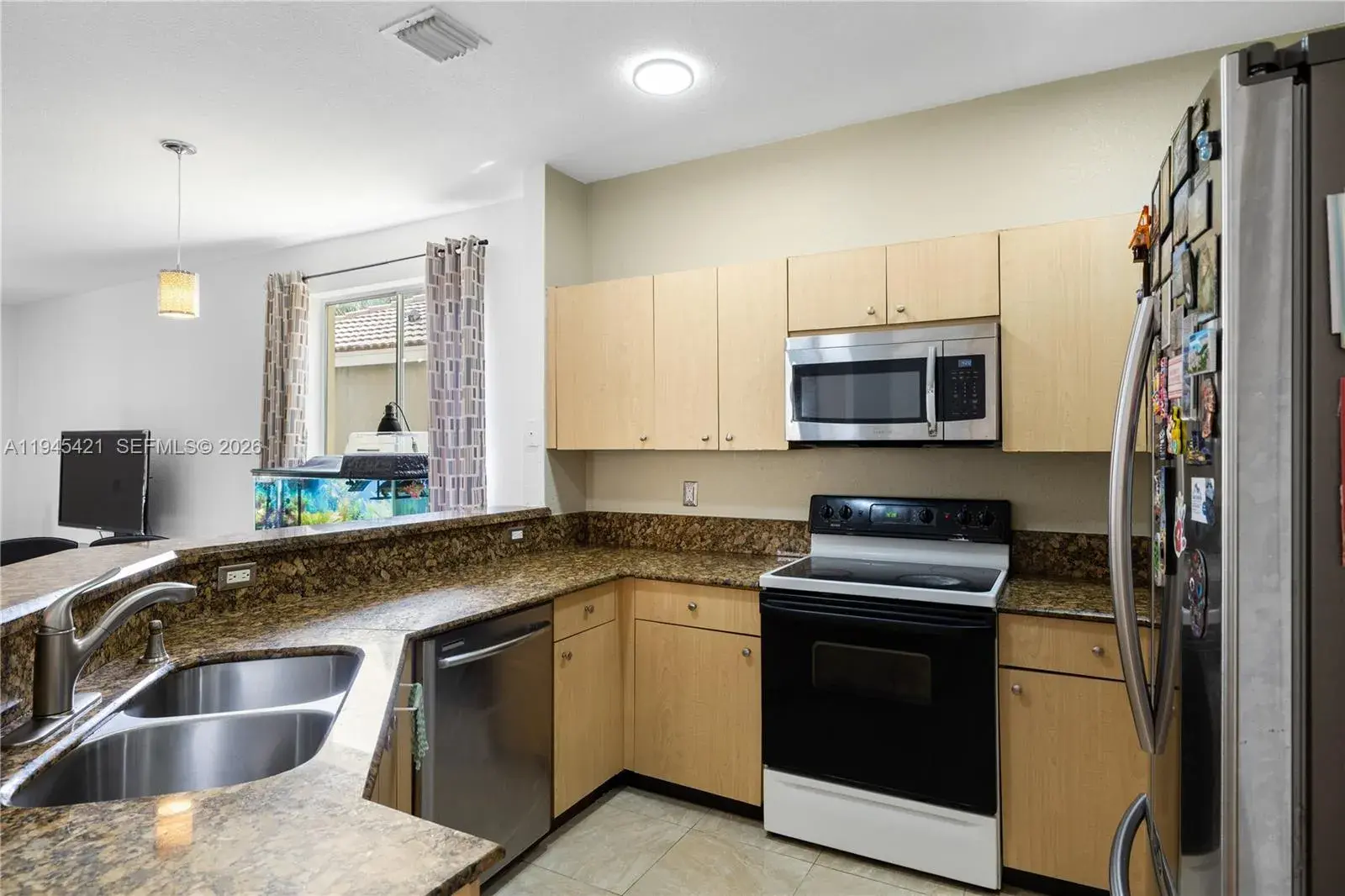 1199 Golden Cane Dr, Weston FL 33327