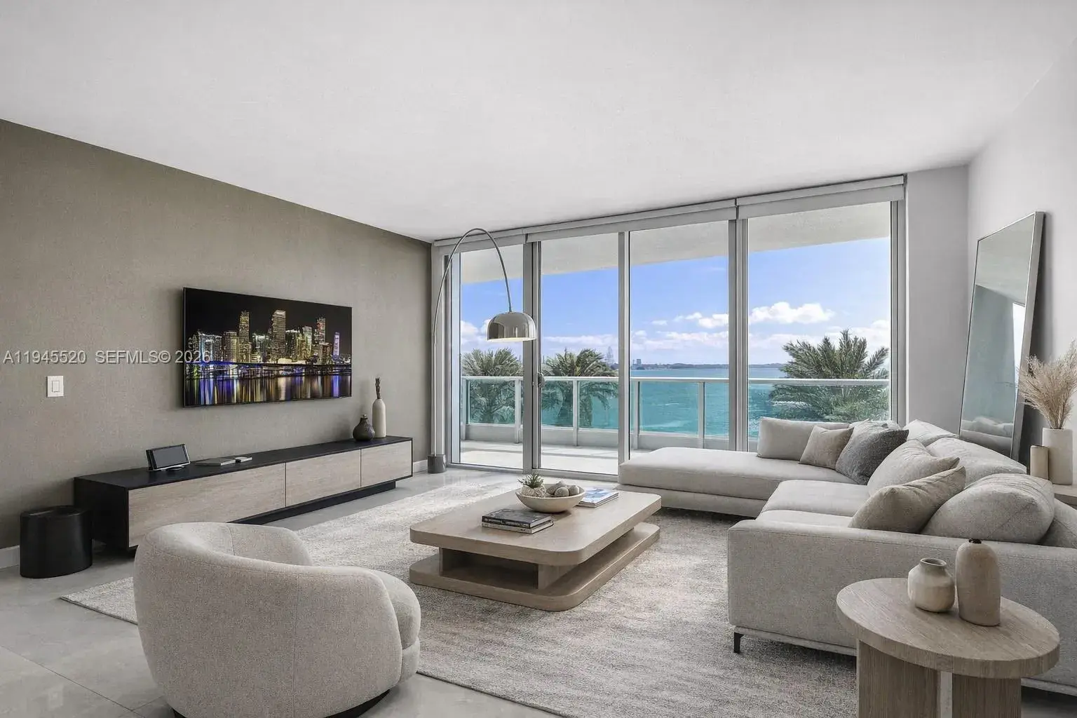 1 bedroom 1 bath Residential for sale at 1331 Brickell Bay Dr # 1007, Miami FL 33131