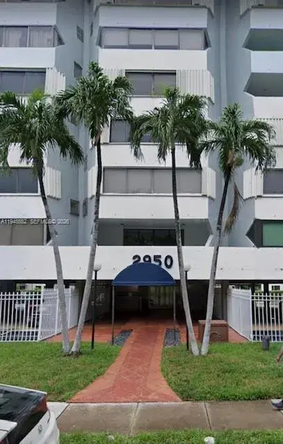 2 bedroom 2 bath Residential Lease for rent at 2950 SW 3rd Ave # 3A, Miami FL 33129