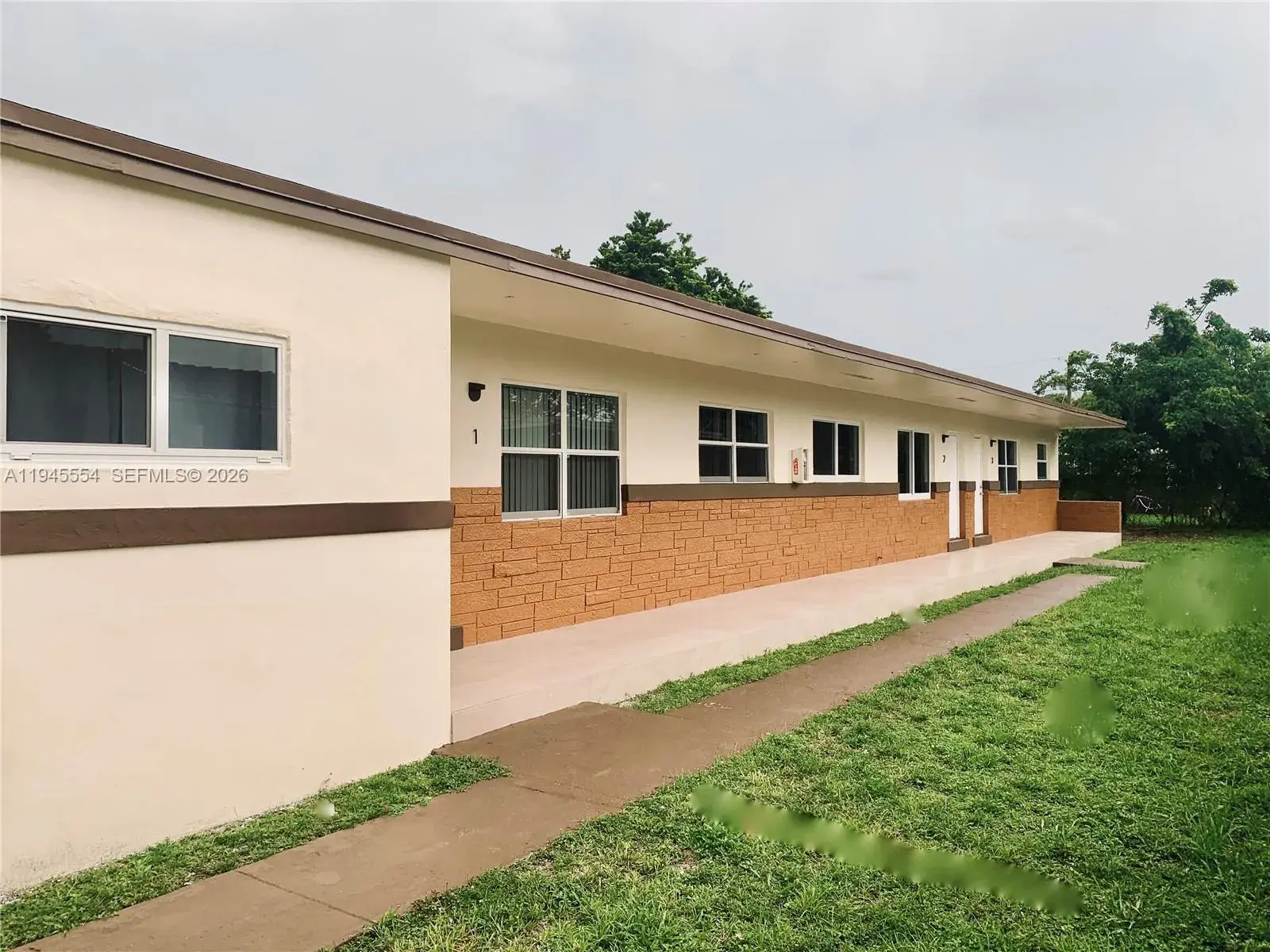 1 bedroom 1 bath Residential Lease for rent at 609 NW 2nd Ave # 4, Hallandale Beach FL 33009