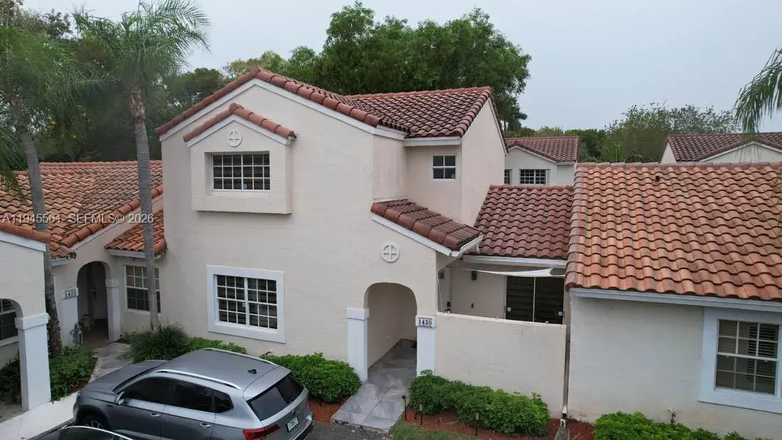 1430 Cottonwood Cir, Weston FL 33326