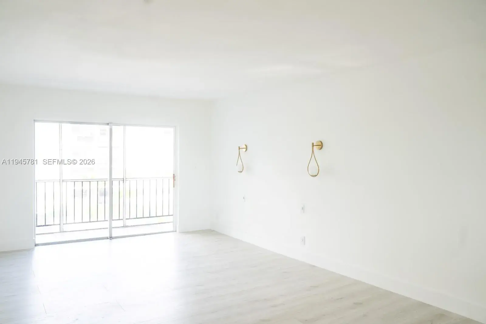 220 SW 9th Ave # 306, Hallandale Beach FL 33009