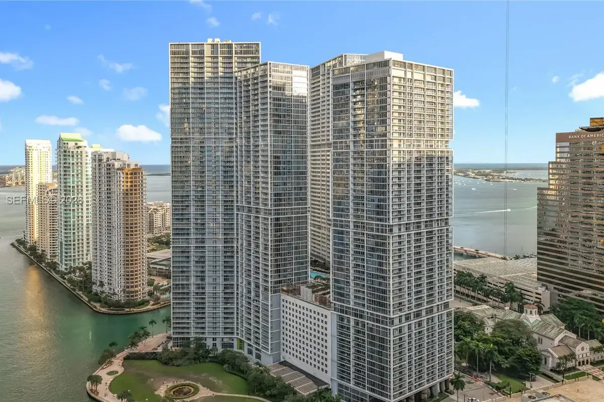 475 Brickell Ave # 4215, Miami FL 33131