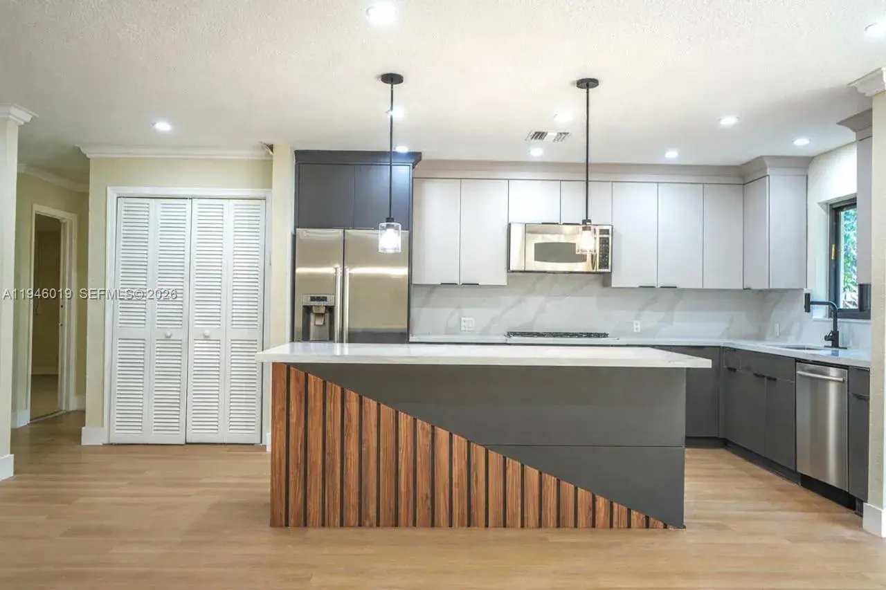 2660 Starwood Cir, West Palm Beach FL 33406