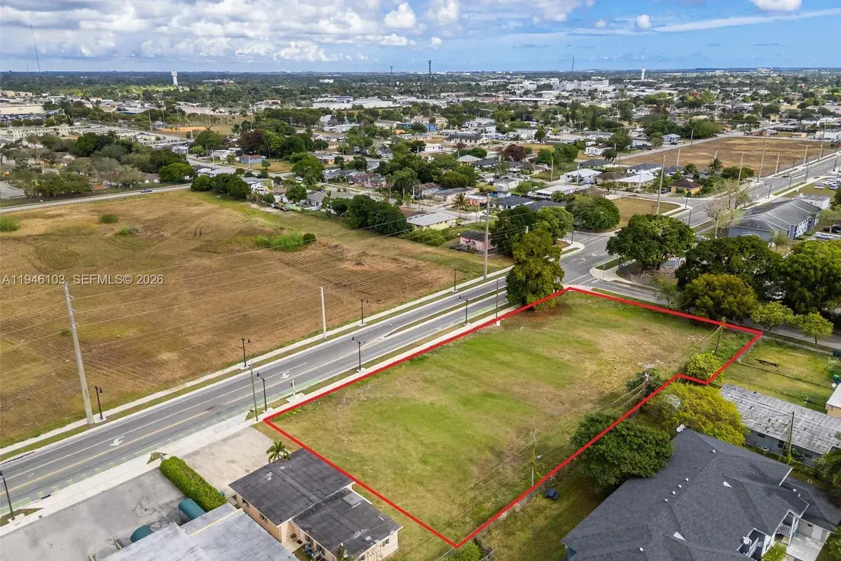 945 W Lucy St, Florida City FL 33034