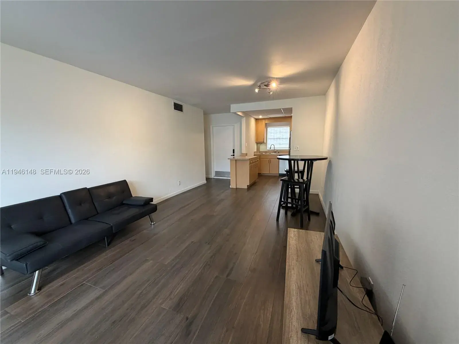 1 bedroom 1 bath Residential for sale at 4320 Washington St # 214, Hollywood FL 33021