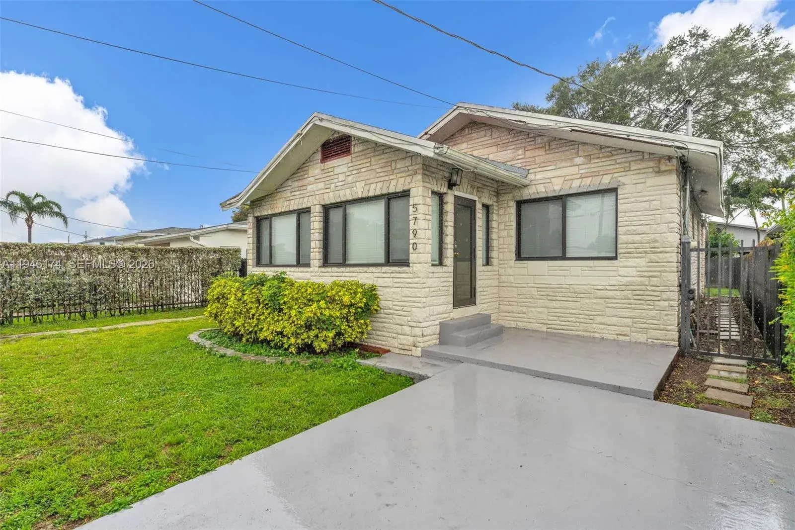5790 SW 5th St, Miami FL 33144 photo 2