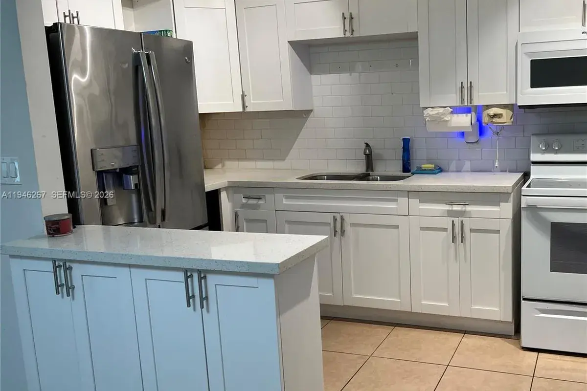 2702 Pierce St # 5, Hollywood FL 33020
