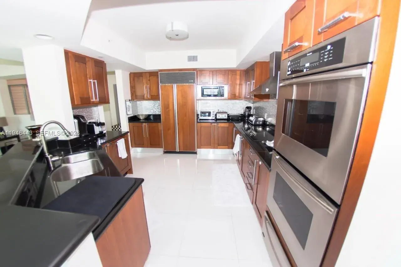 3301 NE 183rd St # 902, Aventura FL 33160